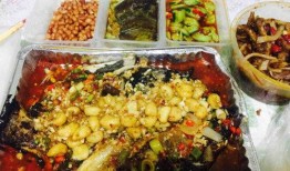 外卖爆料烤鱼视频教程,烤鱼视频教程，在家也能轻松享受美食！